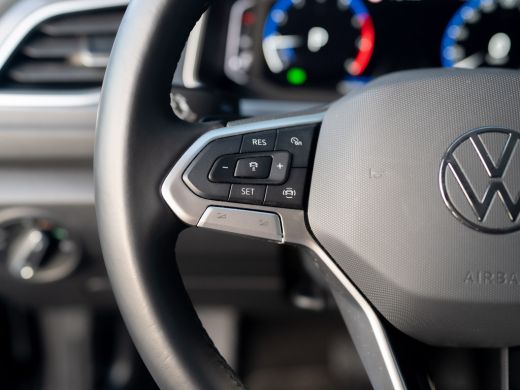 Volkswagen T-Roc 1.5 TSI 150Pk DSG Style | Trekhaak afnb. | IQ Light | Allseason banden | Prijs Rijklaar!! ActivLease financial lease