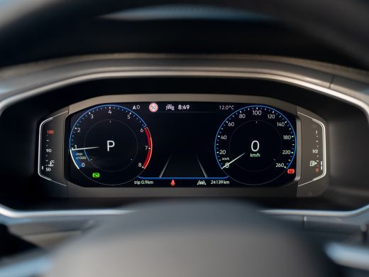 Volkswagen T-Roc 1.5 TSI 150Pk DSG Style | Trekhaak afnb. | IQ Light | Allseason banden | Prijs Rijklaar!! ActivLease financial lease