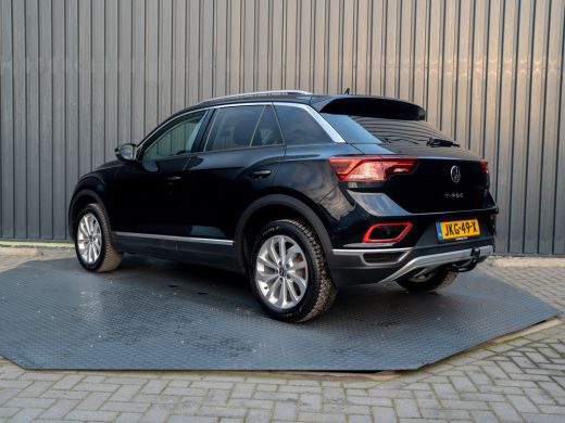 Volkswagen T-Roc 1.5 TSI 150Pk DSG Style | Trekhaak afnb. | IQ Light | Allseason banden | Prijs Rijklaar!! ActivLease financial lease