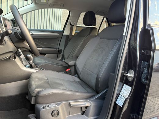 Volkswagen T-Roc 1.5 TSI 150Pk DSG Style | Trekhaak afnb. | IQ Light | Allseason banden | Prijs Rijklaar!! ActivLease financial lease