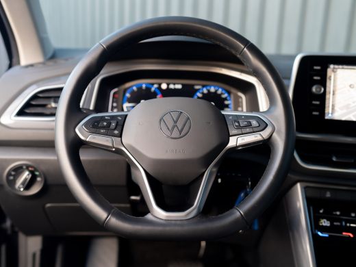 Volkswagen T-Roc 1.5 TSI 150Pk DSG Style | Trekhaak afnb. | IQ Light | Allseason banden | Prijs Rijklaar!! ActivLease financial lease