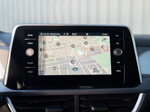 Volkswagen T-Roc 1.5 TSI 150Pk DSG Style | Trekhaak afnb. | IQ Light | Allseason banden | Prijs Rijklaar!! ActivLease financial lease