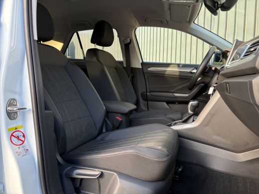 Volkswagen T-Roc 1.5 TSI 150Pk DSG Style | Trekhaak afnb. | IQ Light | Allseason banden | Prijs Rijklaar!! ActivLease financial lease