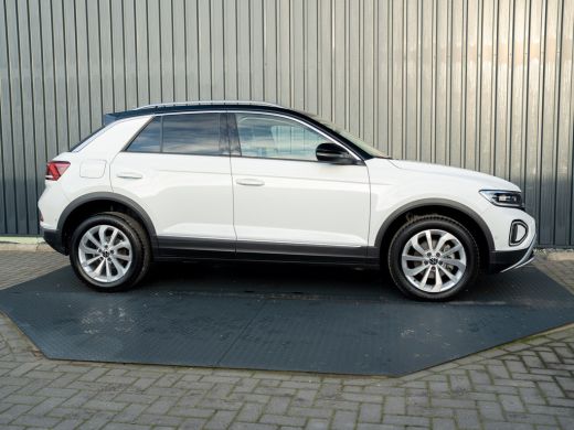 Volkswagen T-Roc 1.5 TSI 150Pk DSG Style | Trekhaak afnb. | IQ Light | Allseason banden | Prijs Rijklaar!! ActivLease financial lease