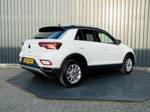 Volkswagen T-Roc 1.5 TSI 150Pk DSG Style | Trekhaak afnb. | IQ Light | Allseason banden | Prijs Rijklaar!! ActivLease financial lease