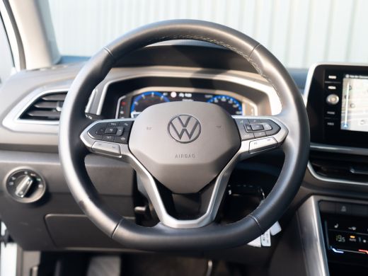 Volkswagen T-Roc 1.5 TSI 150Pk DSG Style | Trekhaak afnb. | IQ Light | Allseason banden | Prijs Rijklaar!! ActivLease financial lease