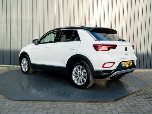 Volkswagen T-Roc 1.5 TSI 150Pk DSG Style | Trekhaak afnb. | IQ Light | Allseason banden | Prijs Rijklaar!! ActivLease financial lease