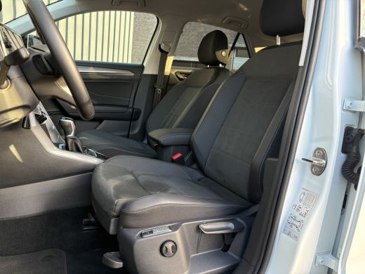 Volkswagen T-Roc 1.5 TSI 150Pk DSG Style | Trekhaak afnb. | IQ Light | Allseason banden | Prijs Rijklaar!! ActivLease financial lease