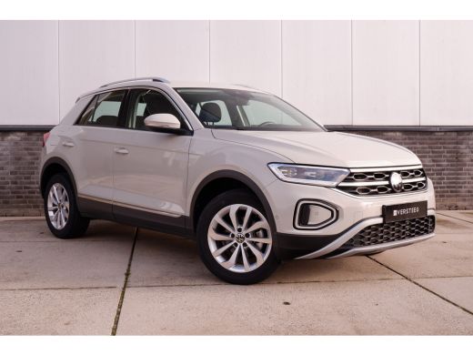 Volkswagen T-Roc 1.5 TSI Style | LED | Camera | Carplay | Climate ActivLease financial lease