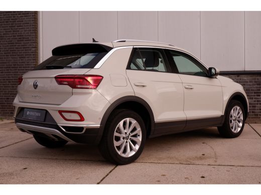 Volkswagen T-Roc 1.5 TSI Style | LED | Camera | Carplay | Climate ActivLease financial lease