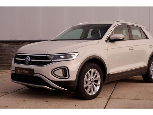 Volkswagen T-Roc 1.5 TSI Style | LED | Camera | Carplay | Climate ActivLease financial lease