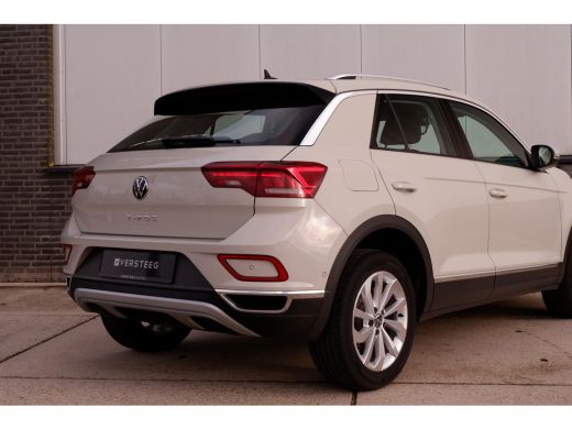 Volkswagen T-Roc 1.5 TSI Style | LED | Camera | Carplay | Climate ActivLease financial lease