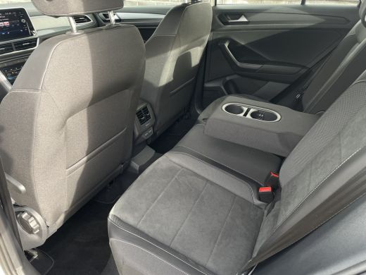 Volkswagen T-Roc 1.5 TSI Style | LED | Camera | Carplay | Climate ActivLease financial lease