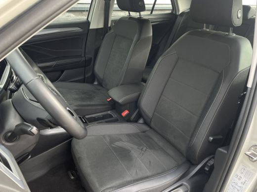 Volkswagen T-Roc 1.5 TSI Style | LED | Camera | Carplay | Climate ActivLease financial lease