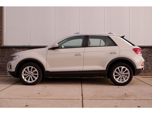 Volkswagen T-Roc 1.5 TSI Style | LED | Camera | Carplay | Climate ActivLease financial lease