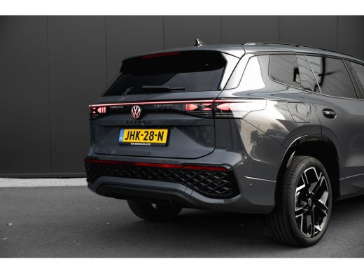 Volkswagen Tayron 1.5TSI eHybrid 204pk R-Line Edition | Panoramdak | Achteruitrijcamera | Black Style Pakket | Keyl... ActivLease financial lease