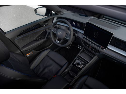 Volkswagen Tayron 1.5TSI eHybrid 204pk R-Line Edition | Panoramdak | Achteruitrijcamera | Black Style Pakket | Keyl... ActivLease financial lease