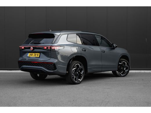 Volkswagen Tayron 1.5TSI eHybrid 204pk R-Line Edition | Panoramdak | Achteruitrijcamera | Black Style Pakket | Keyl... ActivLease financial lease