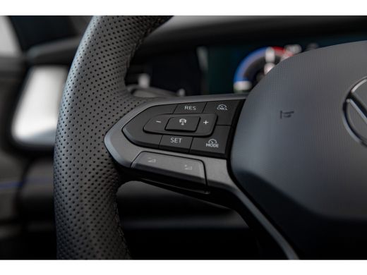 Volkswagen Tayron 1.5TSI eHybrid 204pk R-Line Edition | Panoramdak | Achteruitrijcamera | Black Style Pakket | Keyl... ActivLease financial lease