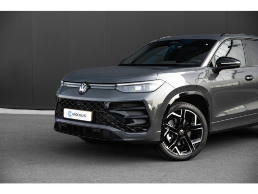 Volkswagen Tayron 1.5TSI eHybrid 204pk R-Line Edition | Panoramdak | Achteruitrijcamera | Black Style Pakket | Keyl... ActivLease financial lease
