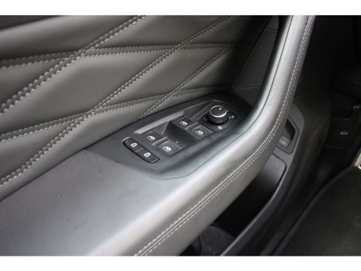 Volkswagen Touareg 3.0 TSi 4MOTION R | NL-AUTO! | BOMVOL! | TREKHAAK | PANODAK | ELEKTR. MASSAGE + GEHEUGEN STOELEN ... ActivLease financial lease