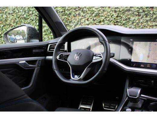 Volkswagen Touareg 3.0 TSi 4MOTION R | NL-AUTO! | BOMVOL! | TREKHAAK | PANODAK | ELEKTR. MASSAGE + GEHEUGEN STOELEN ... ActivLease financial lease