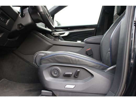 Volkswagen Touareg 3.0 TSi 4MOTION R | NL-AUTO! | BOMVOL! | TREKHAAK | PANODAK | ELEKTR. MASSAGE + GEHEUGEN STOELEN ... ActivLease financial lease