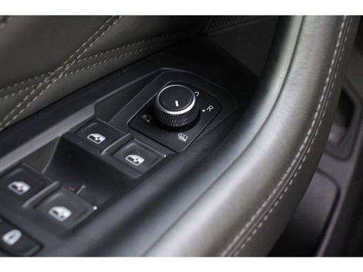 Volkswagen Touareg 3.0 TSi 4MOTION R | NL-AUTO! | BOMVOL! | TREKHAAK | PANODAK | ELEKTR. MASSAGE + GEHEUGEN STOELEN ... ActivLease financial lease