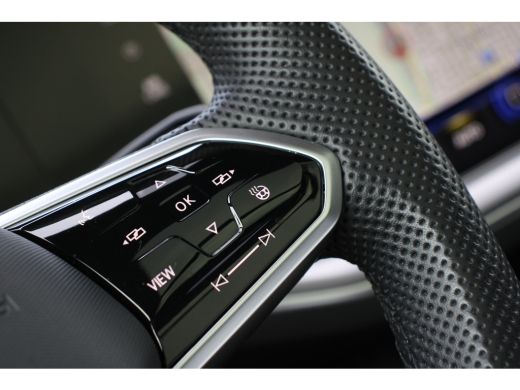 Volkswagen Touareg 3.0 TSi 4MOTION R | NL-AUTO! | BOMVOL! | TREKHAAK | PANODAK | ELEKTR. MASSAGE + GEHEUGEN STOELEN ... ActivLease financial lease