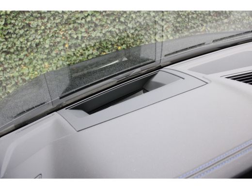 Volkswagen Touareg 3.0 TSi 4MOTION R | NL-AUTO! | BOMVOL! | TREKHAAK | PANODAK | ELEKTR. MASSAGE + GEHEUGEN STOELEN ... ActivLease financial lease