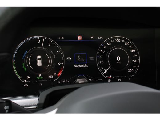 Volkswagen Touareg 3.0 TSi 4MOTION R | NL-AUTO! | BOMVOL! | TREKHAAK | PANODAK | ELEKTR. MASSAGE + GEHEUGEN STOELEN ... ActivLease financial lease