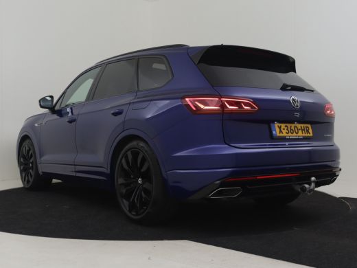 Volkswagen Touareg 3.0 TSi eHybrid 4MOTION R 462pk | Trekhaak | Dodehoekdetectie | 360 camera | Panorama dak | Head ... ActivLease financial lease
