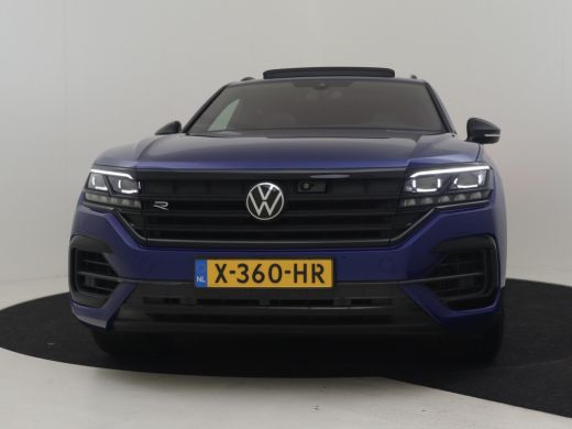 Volkswagen Touareg 3.0 TSi eHybrid 4MOTION R 462pk | Trekhaak | Dodehoekdetectie | 360 camera | Panorama dak | Head ... ActivLease financial lease
