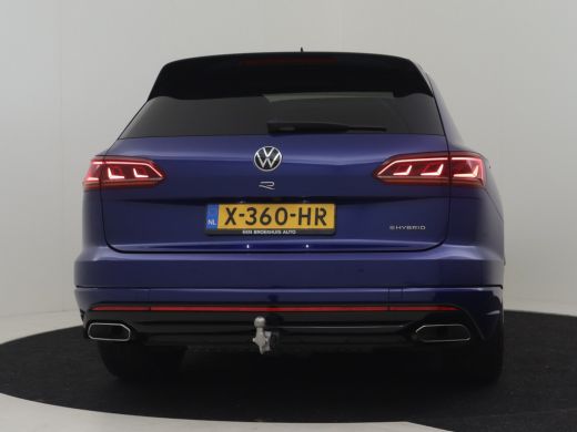 Volkswagen Touareg 3.0 TSi eHybrid 4MOTION R 462pk | Trekhaak | Dodehoekdetectie | 360 camera | Panorama dak | Head ... ActivLease financial lease