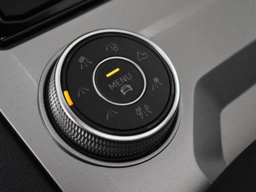 Volkswagen Touareg 3.0 TSi eHybrid 4MOTION R 462pk | Trekhaak | Dodehoekdetectie | 360 camera | Panorama dak | Head ... ActivLease financial lease