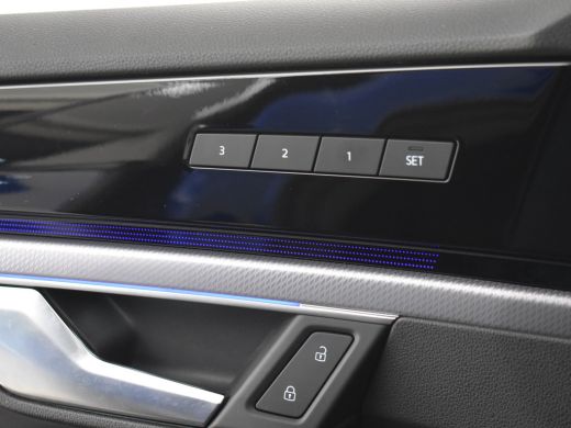 Volkswagen Touareg 3.0 TSi eHybrid 4MOTION R 462pk | Trekhaak | Dodehoekdetectie | 360 camera | Panorama dak | Head ... ActivLease financial lease