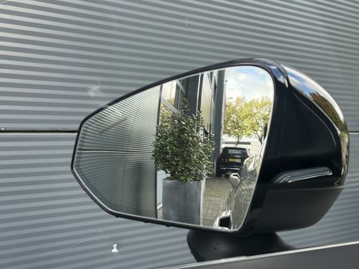 Volvo  EX30 Single Motor Extended Range Ultra 69 kWh | 20" | Stoel & stuurverwarming | Pano | Elektrische sto... ActivLease financial lease