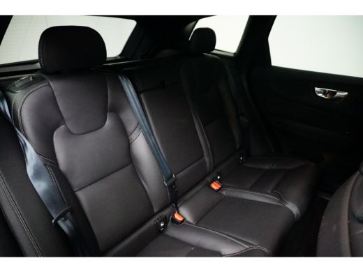 Volvo  XC60 2.0 T6 Plug-in hybrid AWD Plus Black Edition | Luchtvering | Stoelventilatie | Trekhaak | Pano | ... ActivLease financial lease