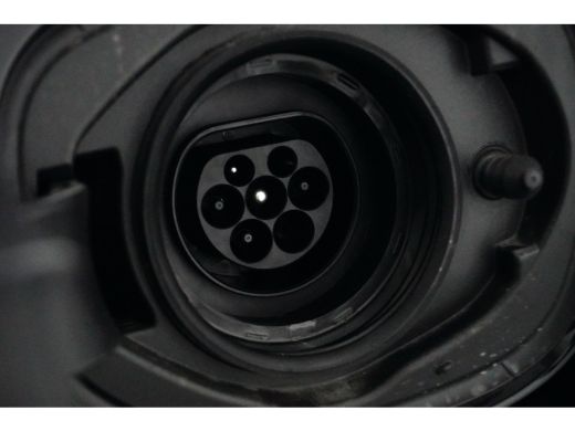 Volvo  XC60 2.0 T6 Plug-in hybrid AWD Plus Black Edition | Luchtvering | Stoelventilatie | Trekhaak | Pano | ... ActivLease financial lease