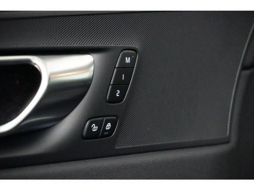 Volvo  XC60 2.0 T6 Plug-in hybrid AWD Plus Black Edition | Luchtvering | Stoelventilatie | Trekhaak | Pano | ... ActivLease financial lease