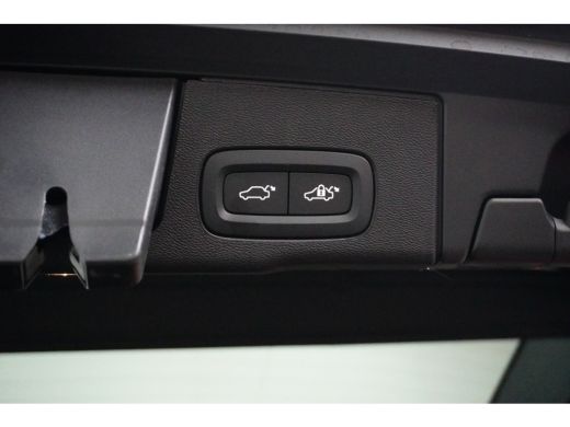 Volvo  XC60 2.0 T6 Plug-in hybrid AWD Plus Black Edition | Luchtvering | Stoelventilatie | Trekhaak | Pano | ... ActivLease financial lease