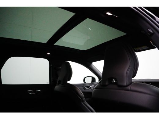 Volvo  XC60 2.0 T6 Plug-in hybrid AWD Plus Black Edition | Luchtvering | Stoelventilatie | Trekhaak | Pano | ... ActivLease financial lease