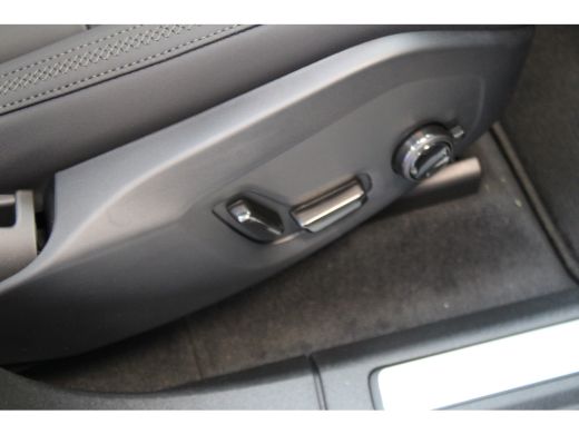 Volvo  XC60 T6 350PK AWD Plus Bright | Trekhaak | 360&deg; | Privacy glas | Harman Kardon | Power Seats ActivLease financial lease