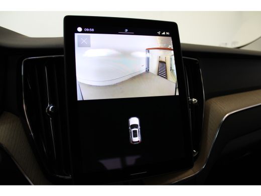 Volvo  XC60 T6 350PK AWD Plus Bright | Trekhaak | 360&deg; | Privacy glas | Harman Kardon | Power Seats ActivLease financial lease