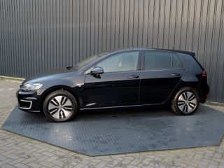 Volkswagen e-Golf | Camera | Keyless | Warmtepomp | Stoelverw. | Adapt. Cr. Stop&Go | Virtual Cockpit | Prijs Rijkl...