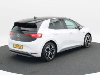 Volkswagen ID.3 First Plus 58 kWh 204 Pk Automaat | Adaptive Cruise | Climate Control | Stoelverwarming | Navigat...