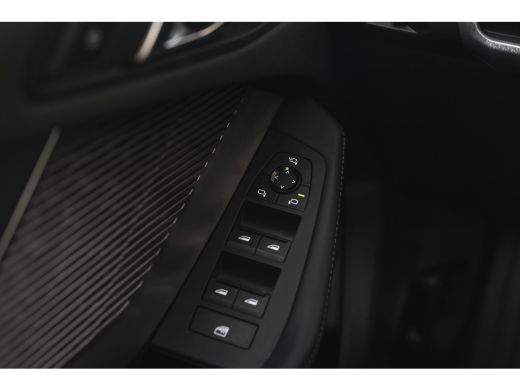 BMW 1 Serie 120 M Sport Automaat / Sportstoelen / Achteruitrijcamera / M Adaptief onderstel / Comfort Access ... ActivLease financial lease