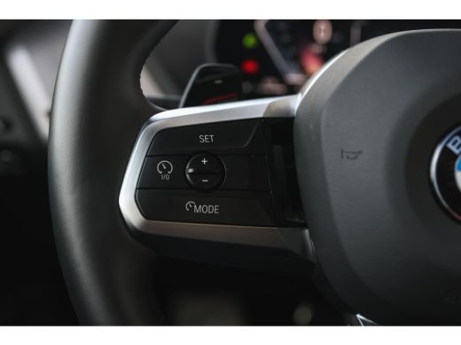 BMW 1 Serie 120 M Sport Automaat / Sportstoelen / Achteruitrijcamera / M Adaptief onderstel / Comfort Access ... ActivLease financial lease