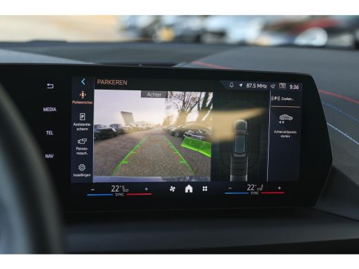 BMW 1 Serie 120 M Sport Automaat / Sportstoelen / Achteruitrijcamera / M Adaptief onderstel / Comfort Access ... ActivLease financial lease