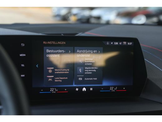 BMW 1 Serie 120 M Sport Automaat / Sportstoelen / Achteruitrijcamera / M Adaptief onderstel / Comfort Access ... ActivLease financial lease